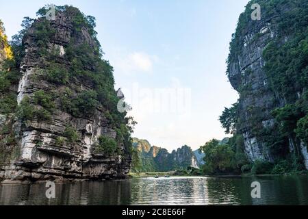 Vietnam, Kalksteinberge bei Trang an Scenic Landscape Complex Stockfoto