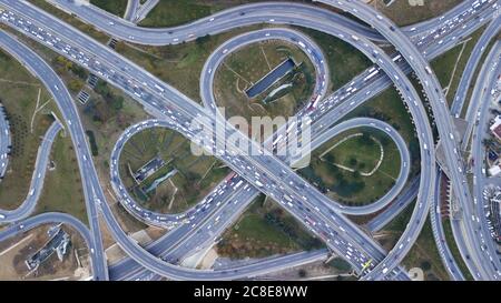 Luftaufnahme des Kreisel, Verkehrsmittel, Route in istanbul Stockfoto