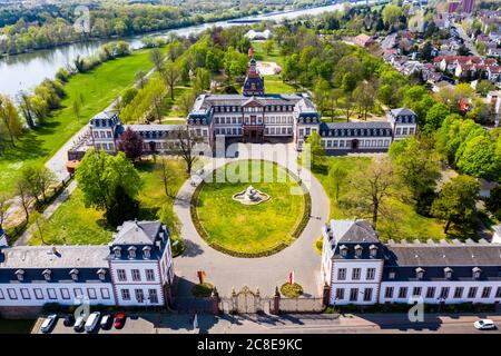 Deutschland, Hessen, Hanau, Helikopteransicht von Schloss Philippsruhe im Sommer Stockfoto