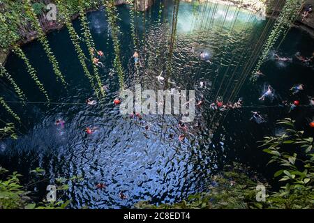 Das Ik Kil Cenote bei Chichen Itza auf der Yucatan Halbinsel in Mexiko Stockfoto