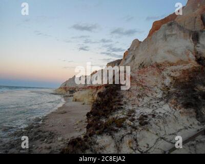 Schöne Landschaft in Canoa Quebrada Strand in Ceara, Brasilien bei Sonnenuntergang Stockfoto