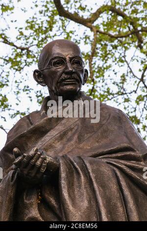 England, London, Westminster, Parliament Square, Die Mahatma Gandhi Statue Stockfoto