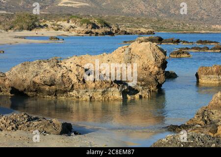 Strand Sommer Landschaft elafonisi kreta griechenland covid-19 Saison Urlaub Hintergrund moderne hochwertige drucken Stockfoto