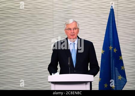 (200724) -- LONDON, 24. Juli 2020 (Xinhua) -- Michel Barnier, der Chefunterhändler der Europäischen Union (EU) für die Beziehungen zum Vereinigten Königreich (UK), hält am 23. Juli 2020 eine Rede auf einer Pressekonferenz in London, Großbritannien. Michel Barnier sagte am Donnerstag, dass der britische Ansatz ein Handelsabkommen nach dem Brexit "unwahrscheinlich" machen würde, da die sechste Verhandlungsrunde mit wenig Fortschritt endete. (Europäische Union/Handout über Xinhua) Stockfoto