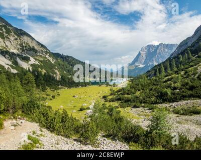 Traumhafte Wanderung zum Seebensee und Drachensee im Mieminger Gebirge bei Ehrwald in Tirol Stockfoto