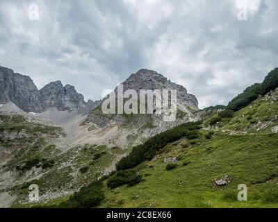 Traumhafte Wanderung zum Seebensee und Drachensee im Mieminger Gebirge bei Ehrwald in Tirol Stockfoto