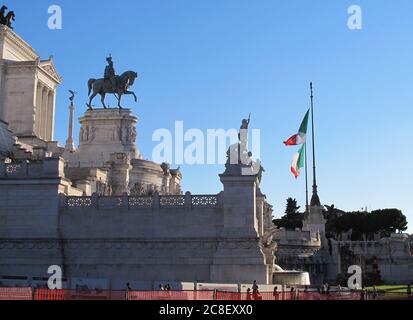 Rom, Italien. Juli 2020. Das Nationaldenkmal für Viktor Emmanuel II. (Zu dpa 'das alte Rom verjüngt sich - Italiens Hauptstadt muss sich neu erfinden') Quelle: Petra Kaminsky/dpa/dpa/Alamy Live News Stockfoto