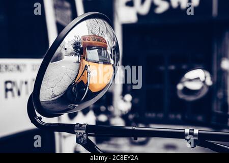 Spiegelauto Stockfoto