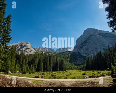 Traumhafte Wanderung zum Seebensee und Drachensee im Mieminger Gebirge bei Ehrwald in Tirol Stockfoto