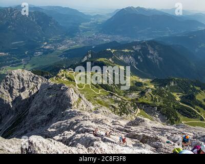 Klettern auf dem Alpspitzensteig im Wettersteingebirge bei Garmisch Partenkirchen Stockfoto