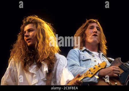 Mark Morris und Jim Morris von Bilaam und The Angel leben beim Reading Rock Festival 1986 auf der Richfield Avenue. Reading, 22. August 1986 – weltweite Nutzung Stockfoto