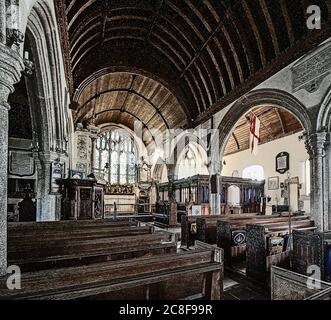 Foto-Illustration des Innenraums der St. Werburghs Kirche in Wembury im Süden Hams, Devon Stockfoto