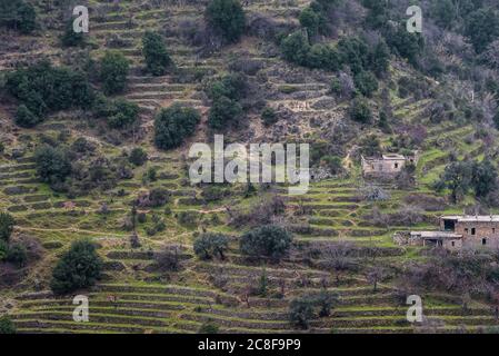 Alte Gebäude in der Nähe von Dimane Dorf im Kadisha Tal auch als Heilige Tal im Norden Governorate des Libanon Stockfoto