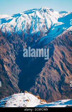 Die Harris Mountains in Neuseelands südlichen Alpen, vom Roys Peak Track aus gesehen Stockfoto