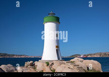 Geographie / Reisen, Italien, Sardinien, Leuchtturm auf der Punta Faro in Palau, Nordsardinien, Sardinien, Additional-Rights-Clearance-Info-not-available Stockfoto