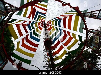 Die Bengalische Gemeinschaft großes Festival Durga Puja, fantastische Dekoration überall während des Festivals genießen die Menschen diese Puja-Zeit in Kalkutta. Stockfoto