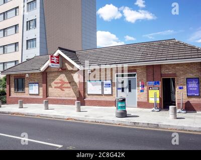 London, Juli 2020: Bahnhof West Ealing in West London, an der Great Western Mainline von Paddington Stockfoto