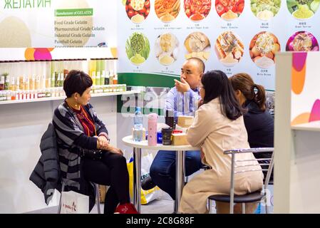 RUSSLAND, MOSKAU - 20. Februar 2019: Dehydrierte Lebensmittelzutaten. Produktions- und Produktunternehmen auf der Ausstellung "Food Ingredients" auf der Crocus Expo Stockfoto