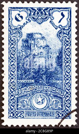 TÜRKEI - UM 1914: Eine in der Türkei gedruckte Briefmarke zeigt Seven Towers Castle, Yedikule, um 1914. Stockfoto