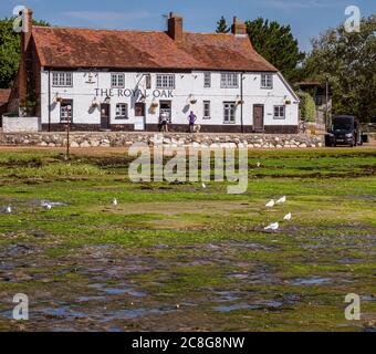 Das Royal Oak Public House in Langstone Harbor, Hampshire UK Stockfoto