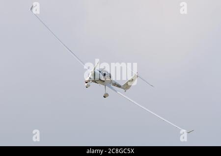 Diamond DA36 E-Star, entwickelt von Siemens, EADS und Diamond Aircraft. Elektrisches Hybrid-Flugzeug. Batterie- und Kraftstoff-Flugzeug. Segelfliegen Stockfoto