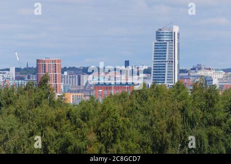 Candle House (links) & Bridgewater Place (rechts) am Granary Wharf im Stadtzentrum von Leeds. Stockfoto