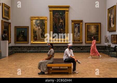 London, Großbritannien. Juli 2020. Werke in der Galerie der 1840er Jahre - die Tate Britain wird am Montag wieder eröffnet. Besucher werden gebeten, sich an die Hinweise zur sozialen Distanzierung usw. zu halten, die den Empfehlungen der Regierung nach der Lockerung der Sperre folgen. Kredit: Guy Bell/Alamy Live Nachrichten Stockfoto
