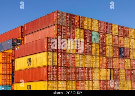 Frachtcontainer am Containerterminal Westhafen Regensburg, Regensburg, Bayern, Deutschland Stockfoto