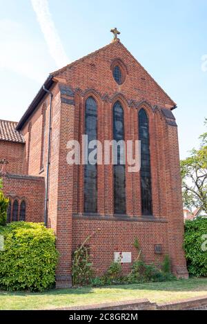 St. Andrew's Church Westcliff on Sea, Essex,Church of England Bistum Chelmsford. Backsteingebäude aus den 1930er Jahren. Große, imposante Pfarrkirche Stockfoto