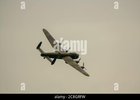 Avro Lancaster PA474 ist ein schwerer Bomber aus dem Zweiten Weltkrieg, der von der Royal Air Force betrieben wird Stockfoto