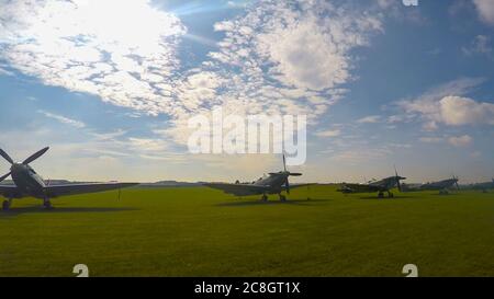 RAF Kampfflugzeug aus der Battle of Britain Ära Park Auf einem Flugplatz Stockfoto