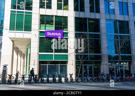 Fahrradstation der Lyft Electric assist Bay Wheels Bikes vor dem StubHub HQ. StubHub ist ein amerikanischer Ticketwechsel und Wiederverkauf Unternehmen - San Franc Stockfoto