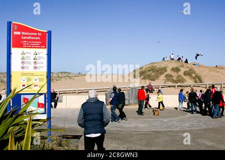 Strandbeobachtungen, Sandhaven Beach, South Shields Stockfoto