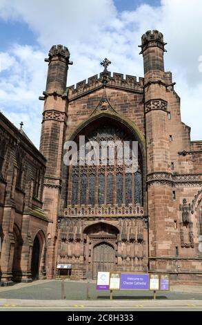 Westfront der Chester Kathedrale Stockfoto