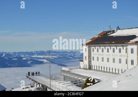 Panoramablick alipne und Schnee Blick vom Mount Rigi Kulm Kaltbad in der Nähe von Vitznau, Schweiz Stockfoto