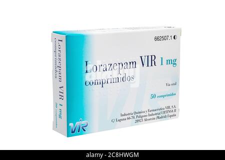 Huelva, Spanien - 23. Juli 2020: Spanische Box von Lorazepam Marke VIR. Es wird verwendet, um Angststörungen, Schlafstörungen, aktive Anfälle zu behandeln. Stockfoto