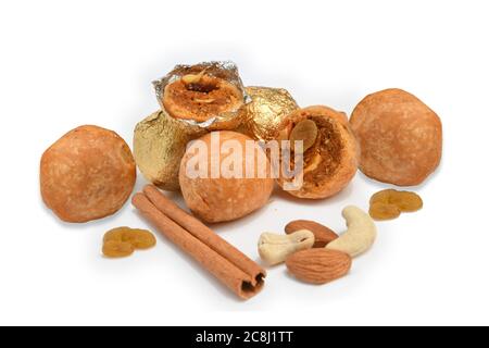 Trockene Frucht Kachori ist klein und runde Form ball gefüllt mit Masala und Cashew usw., selektiven Fokus - Bild Stockfoto