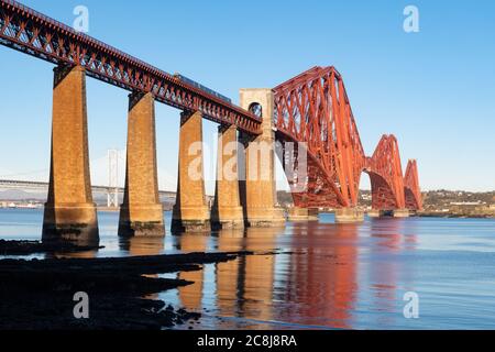 Forth Bridge, auch Forth Rail Bridge, Firth of Forth, South Queensferry, Edinburgh, Schottland, Großbritannien genannt Stockfoto