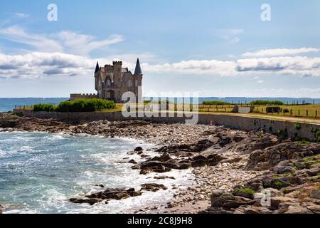 QUIBERON, BRETAGNE, FRANKREICH: Punkt der Halbinsel Quiberon, wo sich das Schloss Tupault befindet. Stockfoto