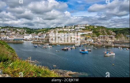 Angelboote in Mevagissey Harbour, Cornwall, England, Vereinigtes Königreich Stockfoto