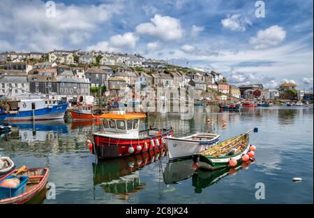 Angelboote in Mevagissey Harbour, Cornwall, England, Vereinigtes Königreich Stockfoto