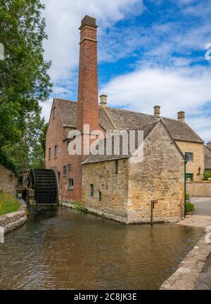 The Old Mill on the River Eye in Lower Slaughter, The Cotswolds, Gloucestershire, Großbritannien Stockfoto