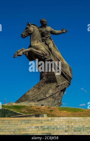 Statue des Generals José Antonio de la Caridad Maceo y Grajales namens El Titan de Bronce“ (der bronzene Titan) auf dem Revolutionsplatz in Santiago de Cuba, Kuba Stockfoto