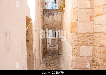 Historisches Zentrum von Polignano a Mare, ein Dorf Apulien. Es ist ein sehr schönes Ziel für den Sommerurlaub Stockfoto