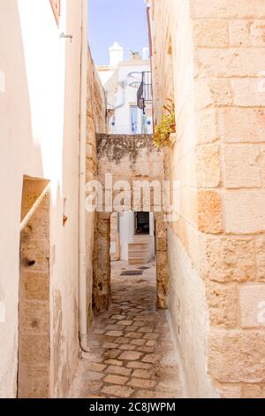 Historisches Zentrum von Polignano a Mare, ein Dorf Apulien. Es ist ein sehr schönes Ziel für den Sommerurlaub Stockfoto