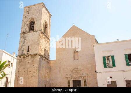 Historisches Zentrum von Polignano a Mare, ein Dorf Apulien. Es ist ein sehr schönes Ziel für den Sommerurlaub Stockfoto