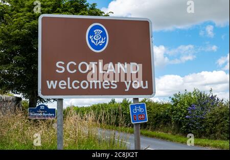 Schottland begrüßt Sie auf B6461, Scottish Borders, Scottish English Border, UK Stockfoto