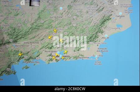 Flugverkehr über Rio de Janeiro Region (25. juli 2020, UTC 09.37), im Internet mit Flightradar 24 Website, während der Coronavirus-Pandemie Stockfoto