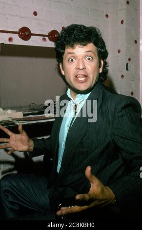 Comedian Paul Rodriuez backstage in der Garderobe immer bereit, im Comedy Store 15 Jahr Klasse Reunion auftreten. Stockfoto