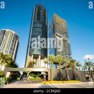 Foto von Porsche Design Tower und Turnberry Ocean Club Sunny Isles Beach FL Stockfoto